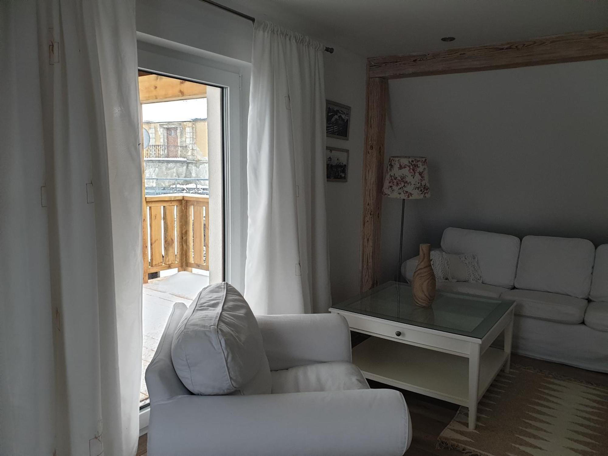 Dom Nad Jeziorem Mikolajki Apartment Luaran gambar